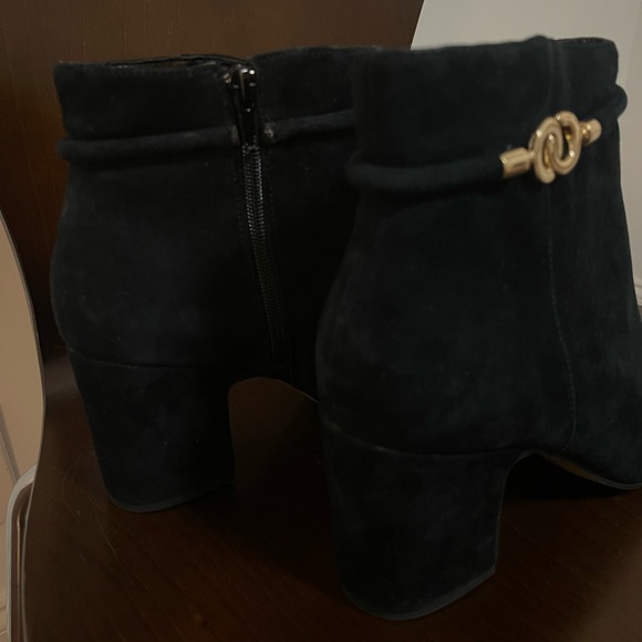 Bella Vita Diaz Booties Ankle Boots Womens 9.5 Wide Black Suede Shoes NWOB - Picture 7 of 9